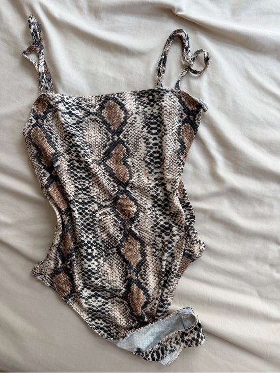 Tops - Snake Print Bodysuit